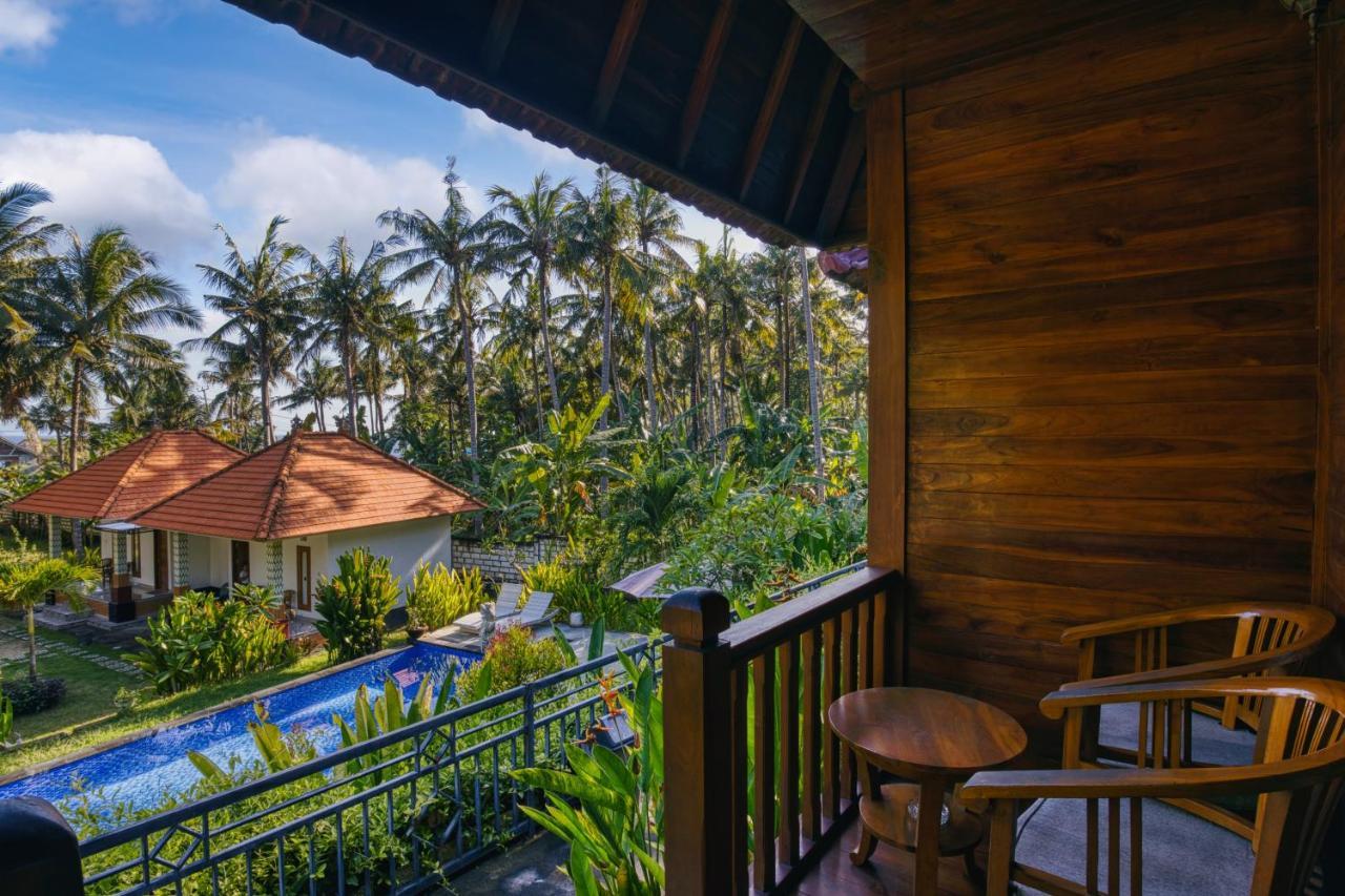 Coconut Hill Cottage Batununggul Exterior photo