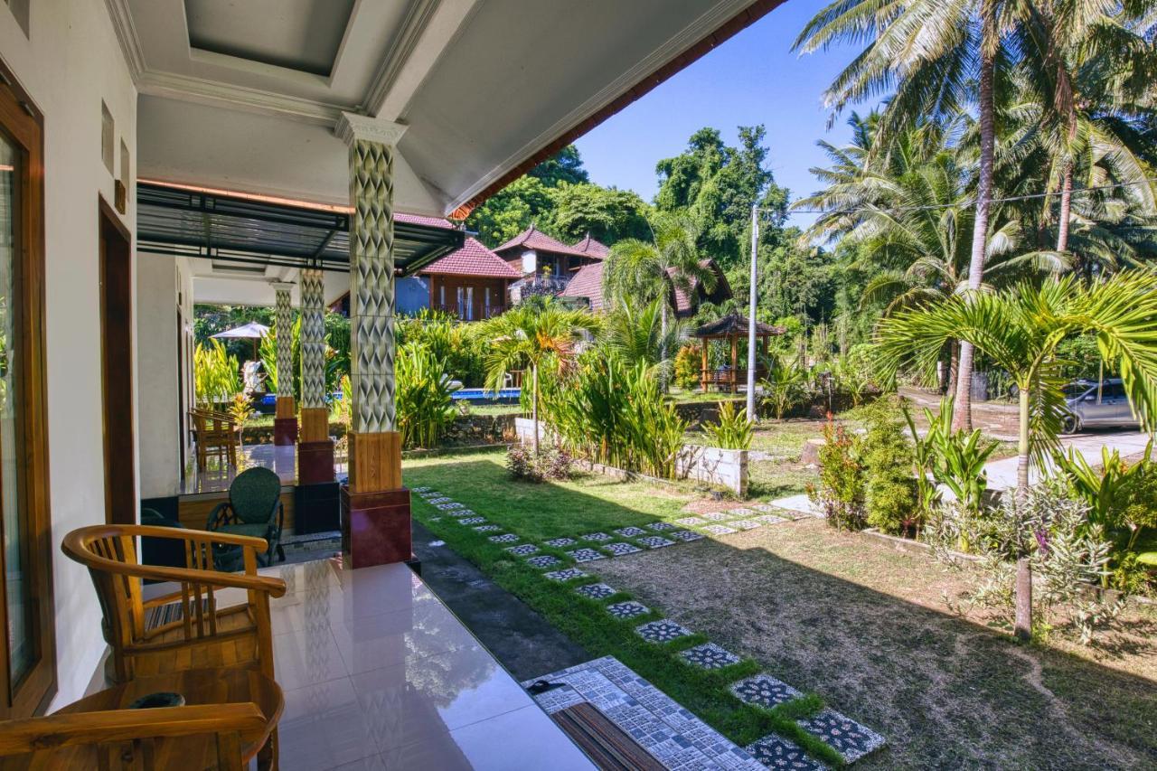 Coconut Hill Cottage Batununggul Exterior photo